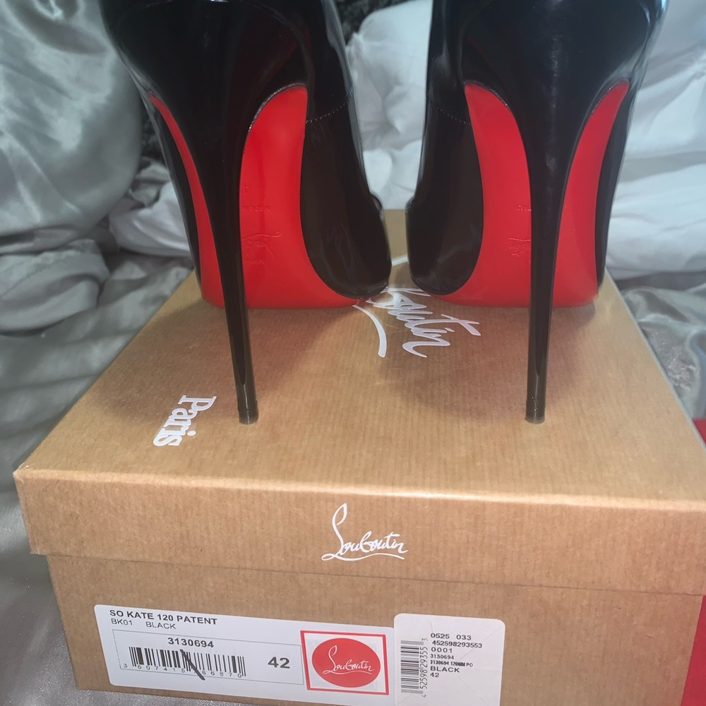 Christian Louboutin So Kate Patent Pointed-Toe